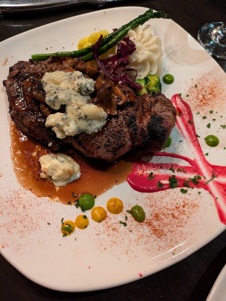 112 Restaurant & Lounge