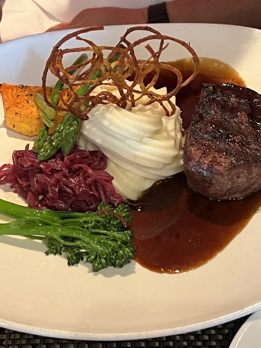 112 Restaurant & Lounge