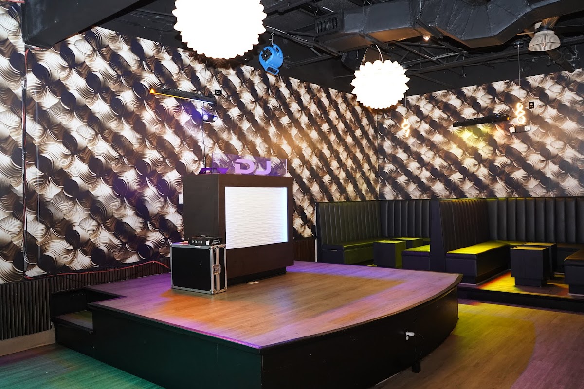 4AM LOUNGE BAR AND GRILL INC