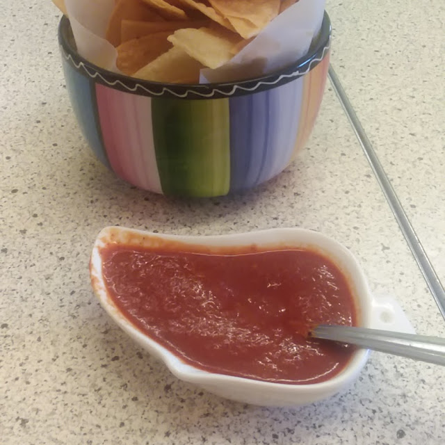 Chips Con Salsa de Tomate