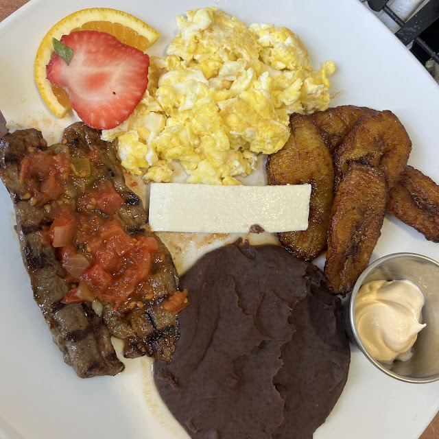 Edna's Signature Breakfast
