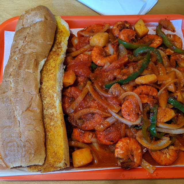 Shrimp Fajita with Garlic Bread and Vegetables