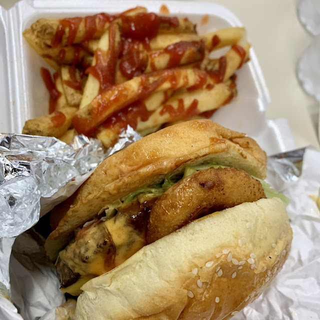 Chicago Burger with Fries