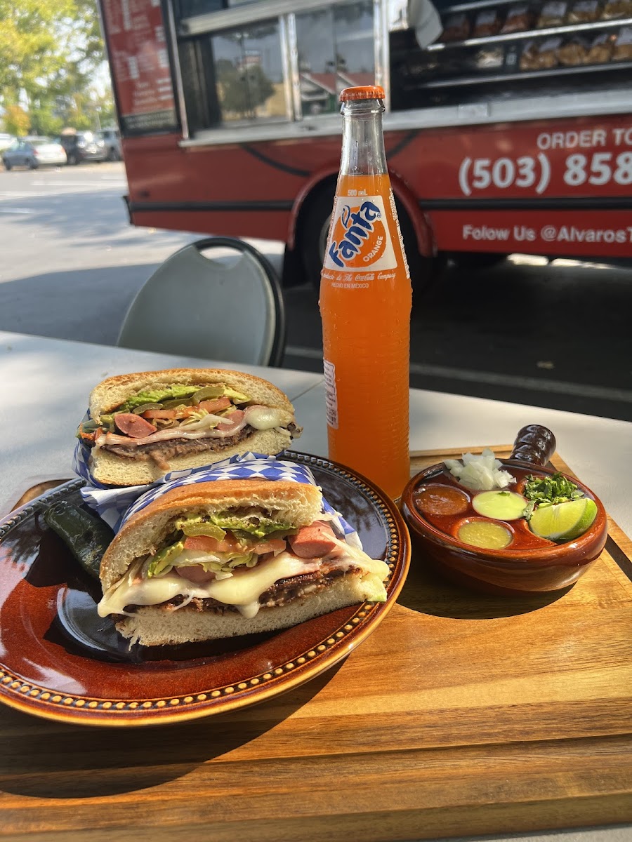 Alvaros Tacos (Tigard)