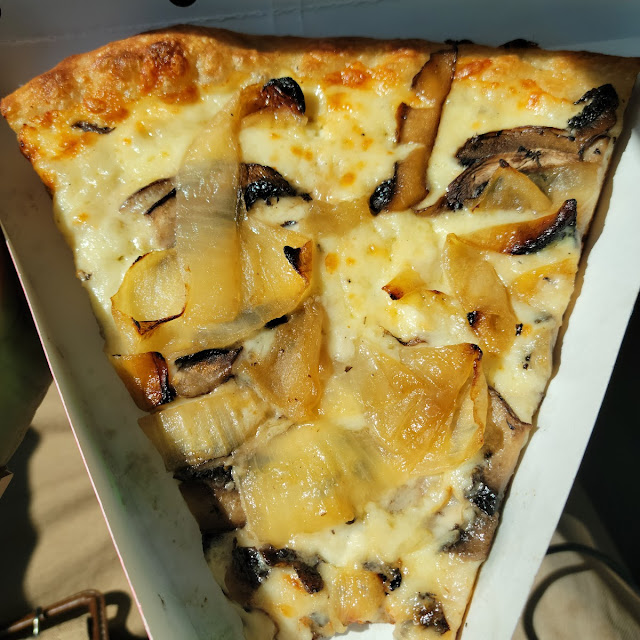 Mushrooms Pizza