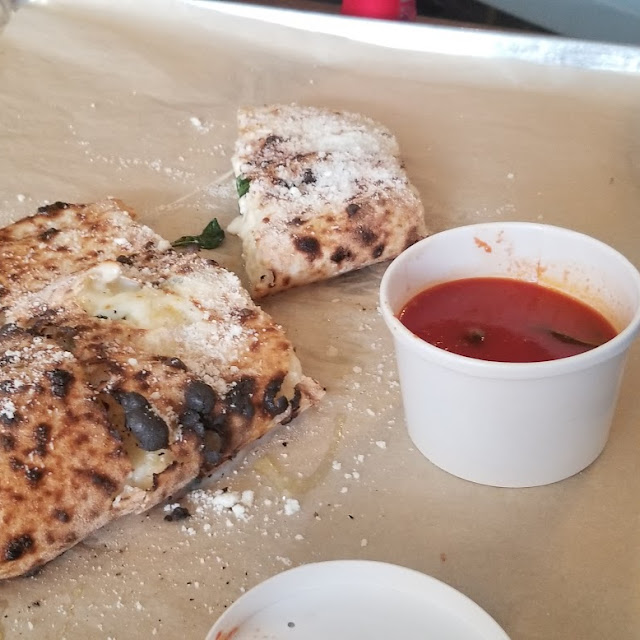 Formaggio Calzone