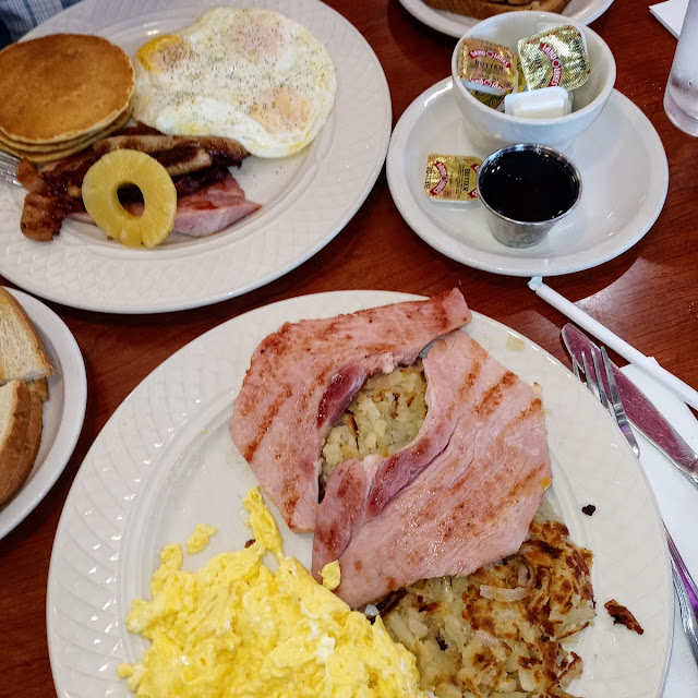 Scrambled Eggs and Ham with Hash Browns