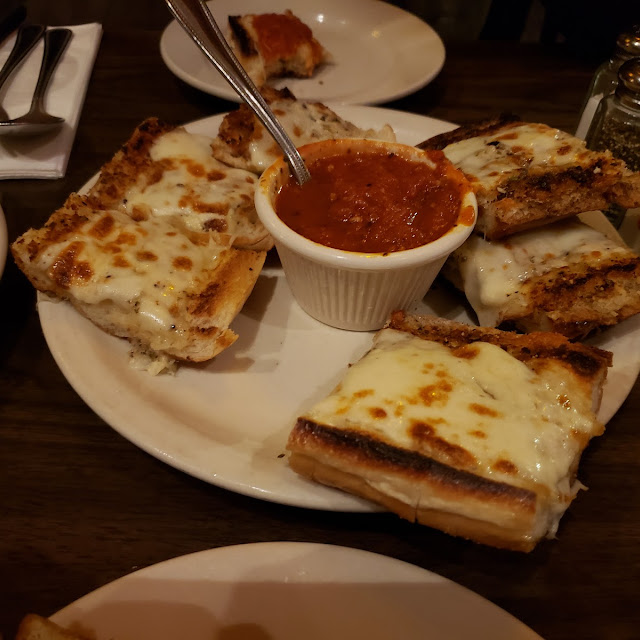 Garlic Bread with Sauce