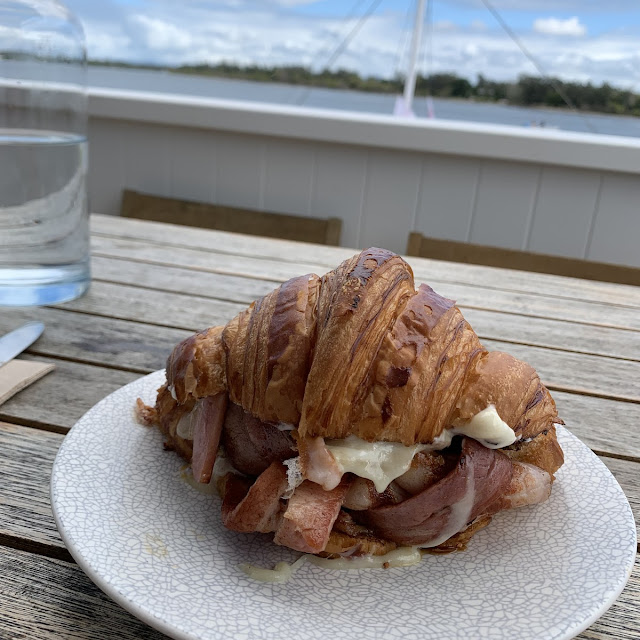 Crossiant Breakfast Burger