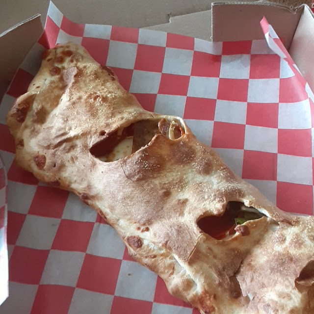 Deluxe Calzone