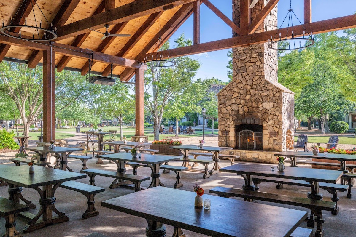 Barnsley Resort Biergarten