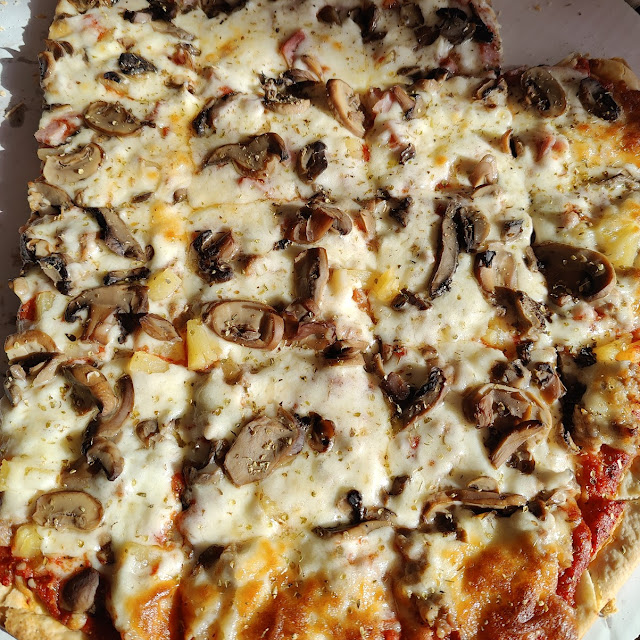 Thin Crust Pizza with 1 Topping