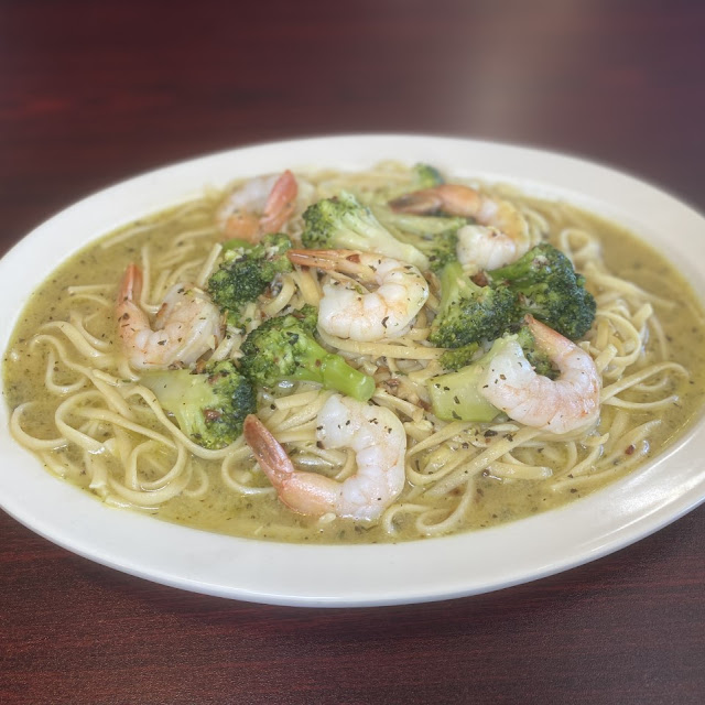 Linguini with Shrimp & Broccoli
