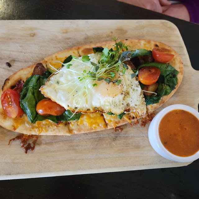 Breakfast Flatbread