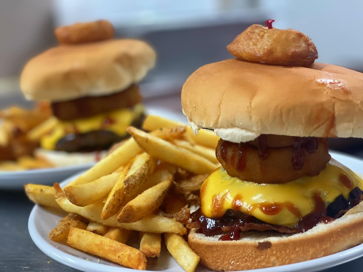 Benchwarmers Sports Bar & Grill