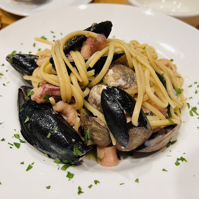 Seafood Linguine with Garlic and Olive Oil