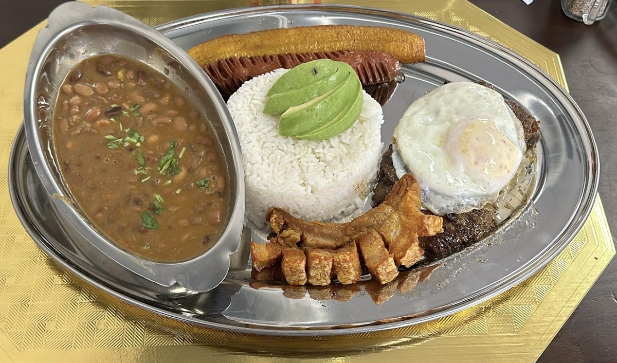 Betty’s Marisquería Restaurant