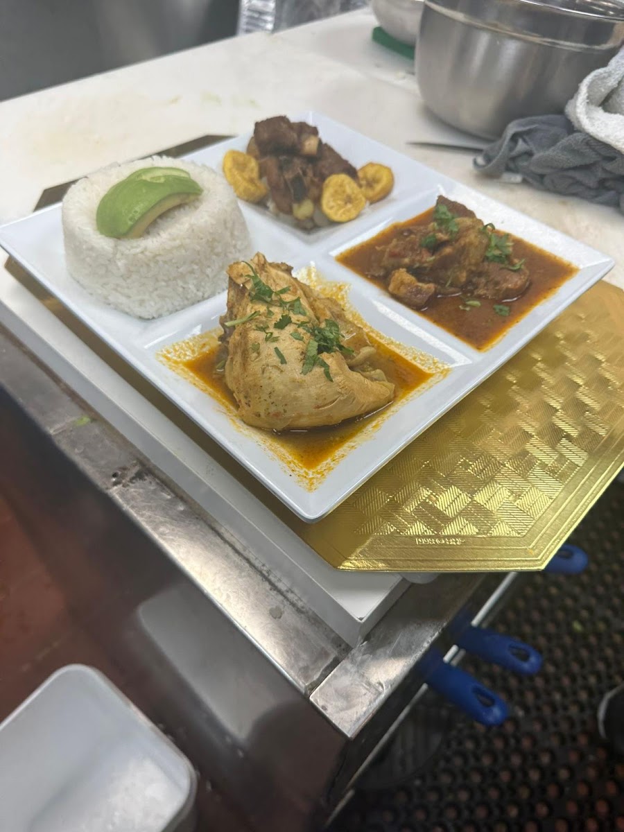 Betty’s Marisquería Restaurant
