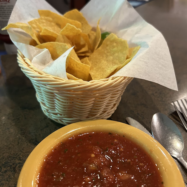 Large Chips & Salsa