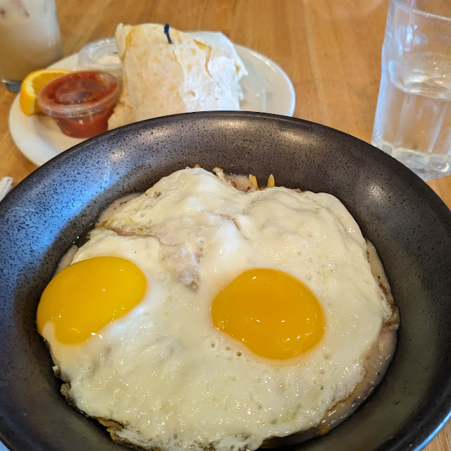 Breakfast Poutine