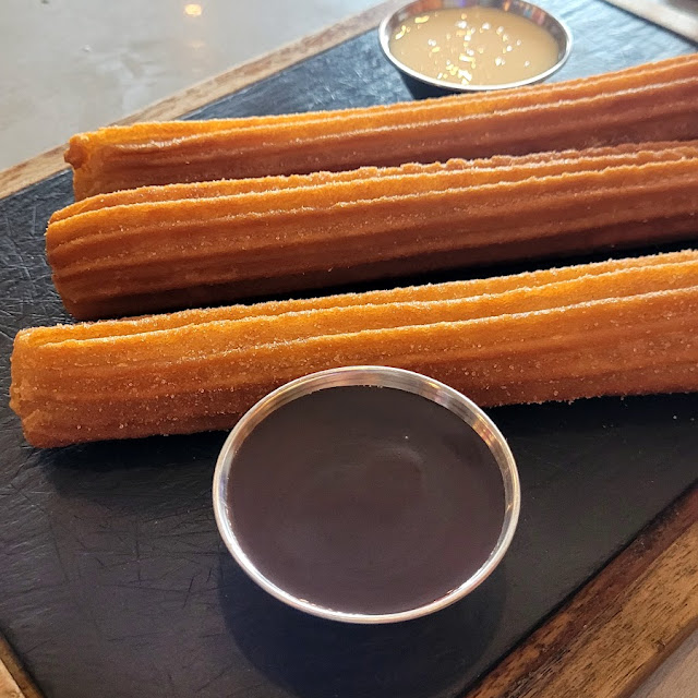 Churros Com Chocolate