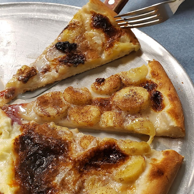 Banana Pizza
