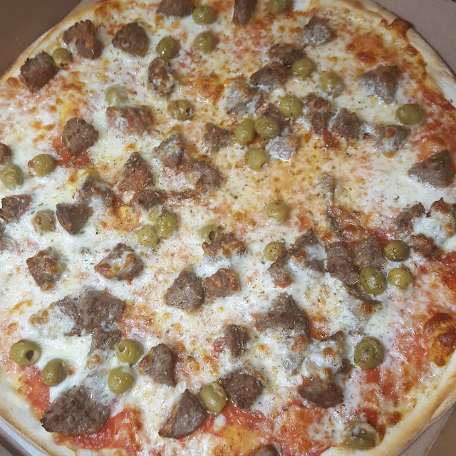 Meatball and Olives Pizza