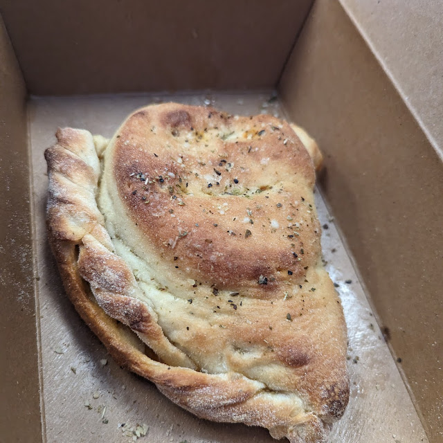 Gusto Carnissima Calzone