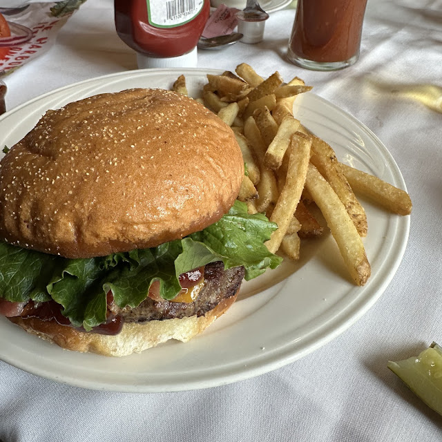 Stone Harbor Bacon Cheeseburger