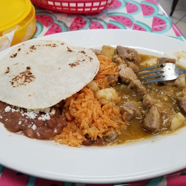 Carne de Puerco En Salsa Roja