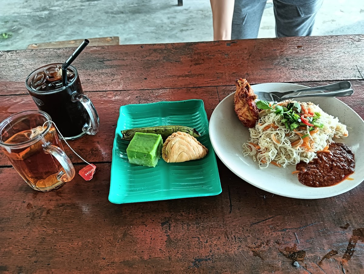 Cafe Mat Dom De Salak