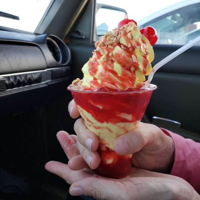 Sundae Saveur de Banane Avec Couli Aux Fraise