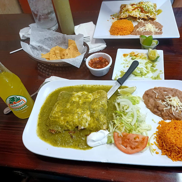 Enchiladas Verdes de Carne Al Pastor Con Arroz Y Frijoles