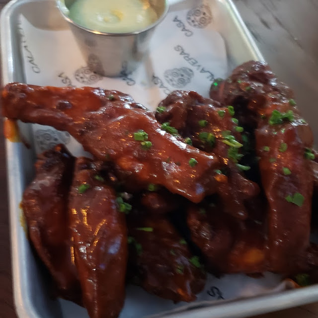 Casa Wings