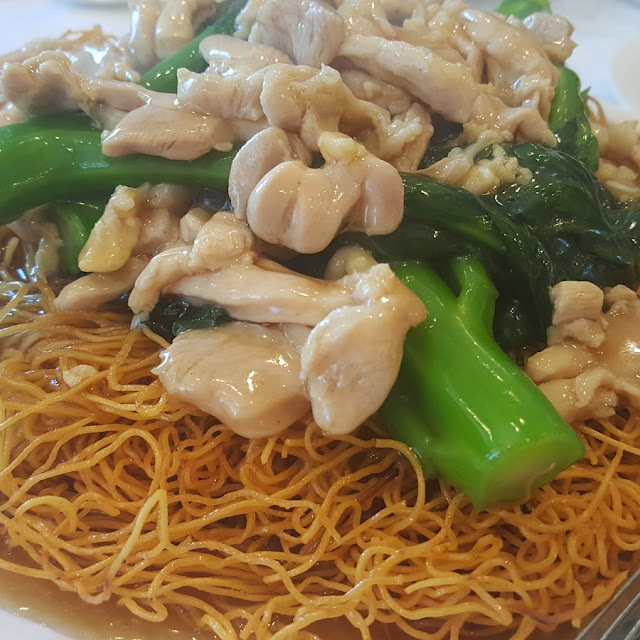 Two Side Brown Chicken Chow Mein