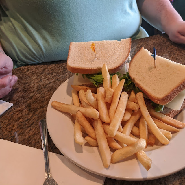 Twin Peaks Sandwich with Fries