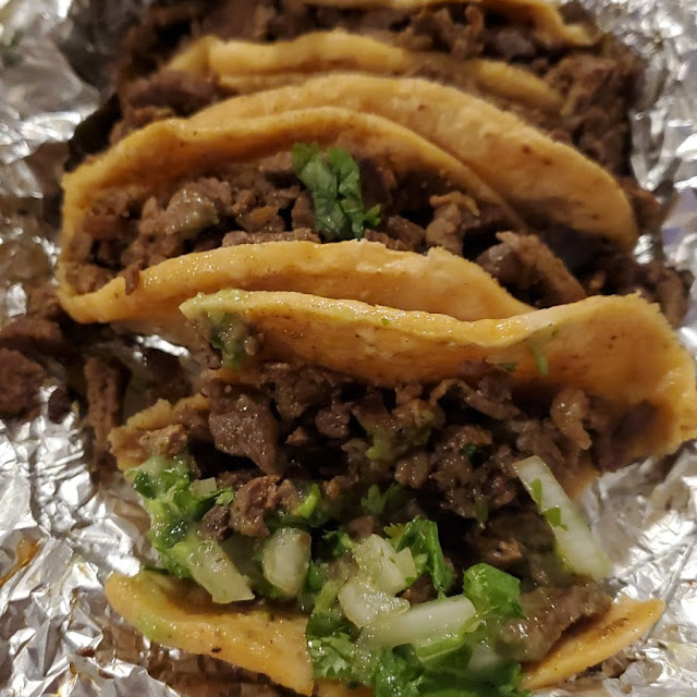 Tacos De Asada Con Aguacate Y Tortillas Echas Amano