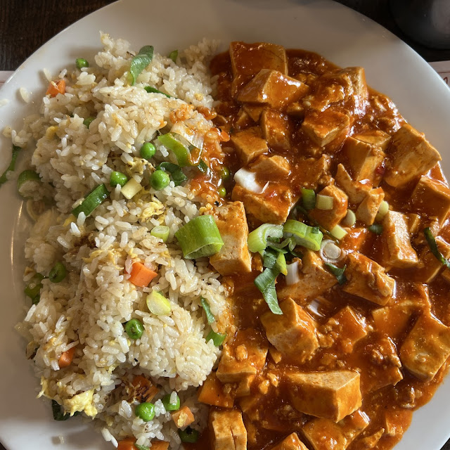 마파두부와 계란 볶음밥 Tofu in Spicy Special Sauce with Egg Fried Rice