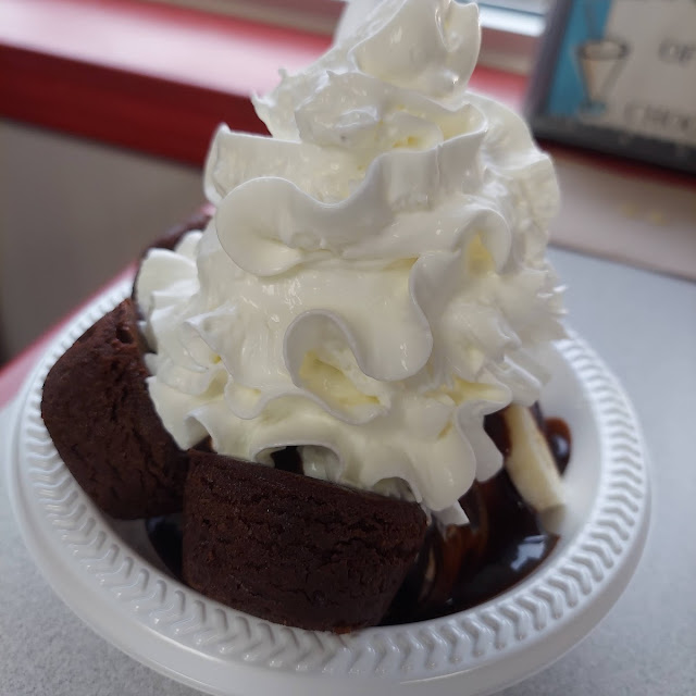 Brownie Superbowl Sundae