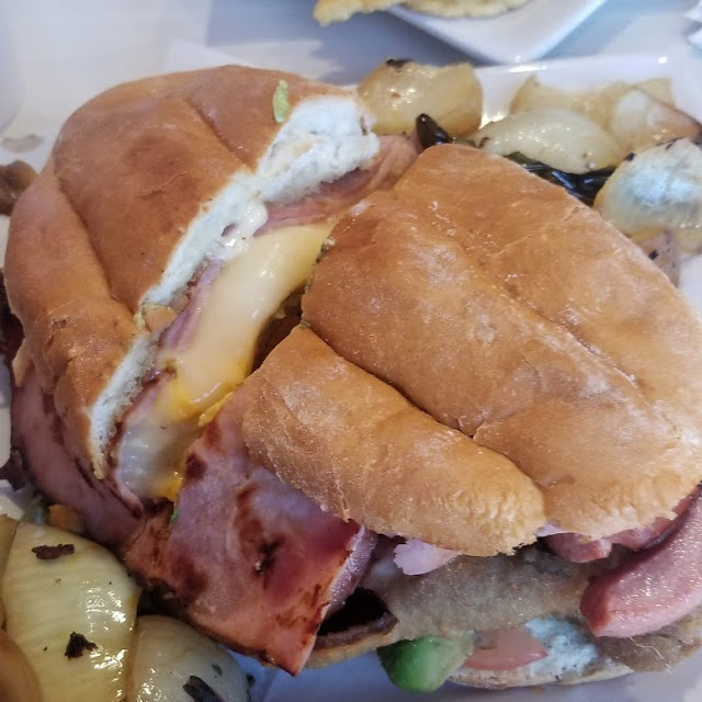 Torta Cubana Y Quesadilla