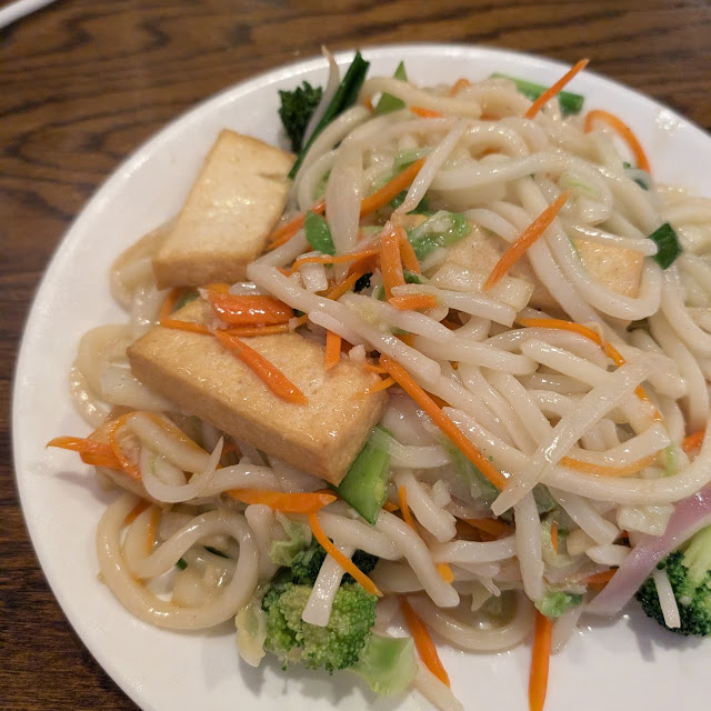 Udon Noodles w Tofu and Vegetables