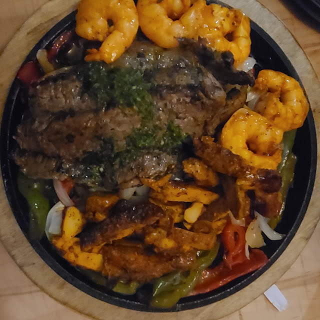 Fajitas Combinadas Meat Shrimp Chicken