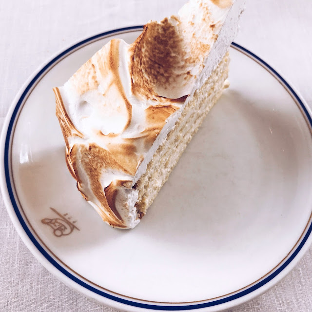 Vanilla Meringue Cake