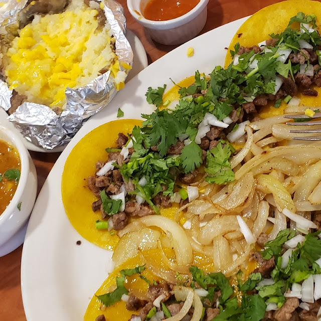 Tacos De Bistec a La Mexicana