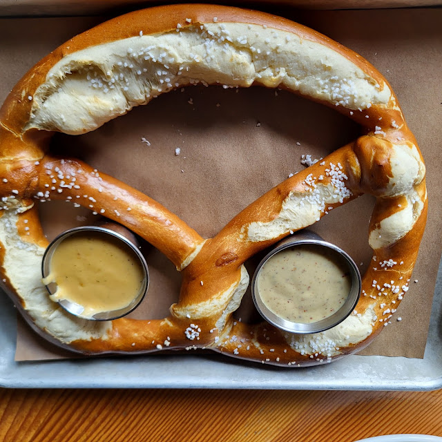 Mighty Hofbräu Pretzel
