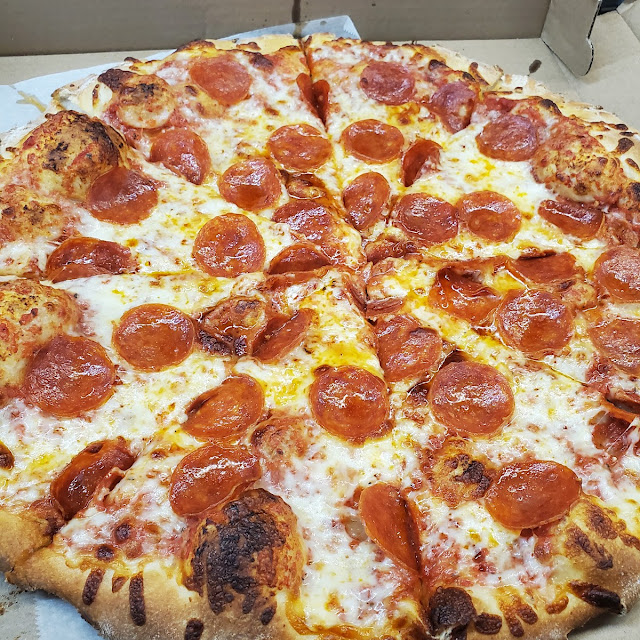 Large Pepperoni Pizza