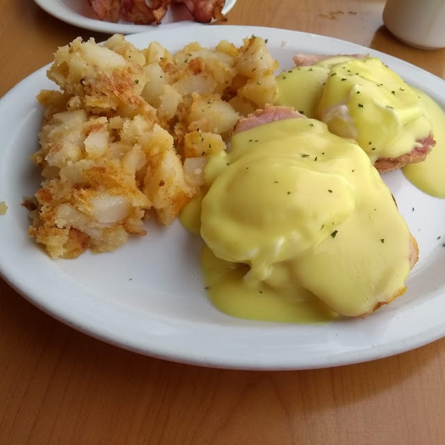 Eggs Benedict with Home Fries