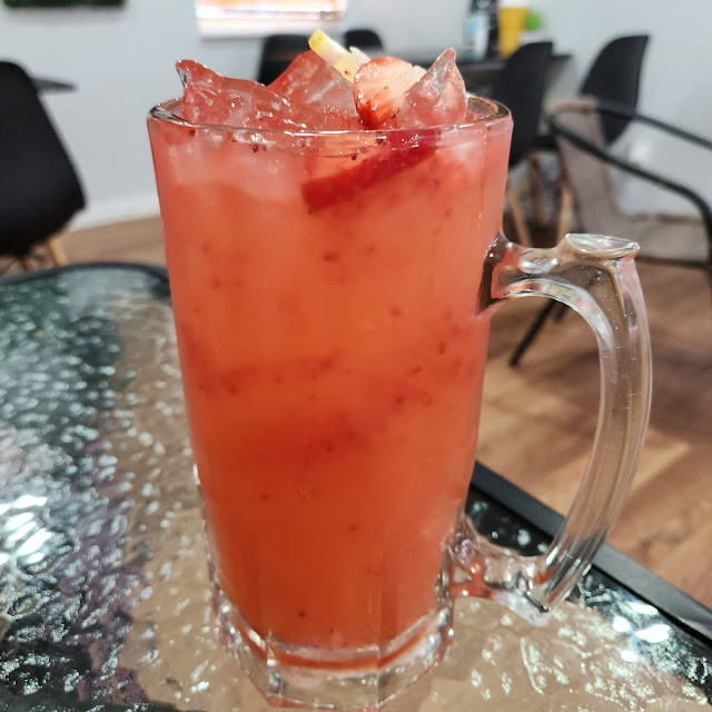 Fresh Squeezed Strawberry Lemonade