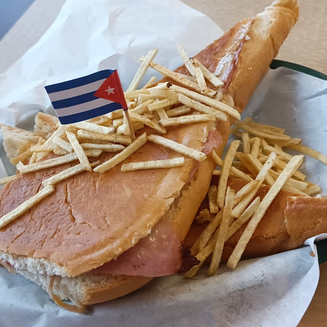 Sandwiches Cubanos