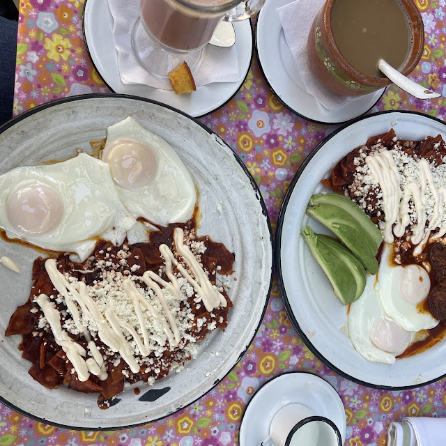 Huevos Enfrijolados